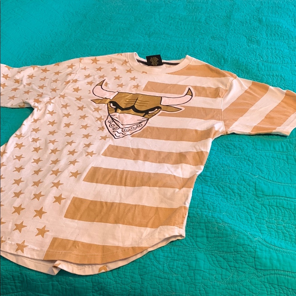 Legendary Status Graphic T-Shirt